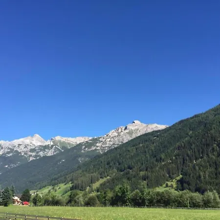 In Stubai With Balcony And Room, Cleaning Included Appartement *