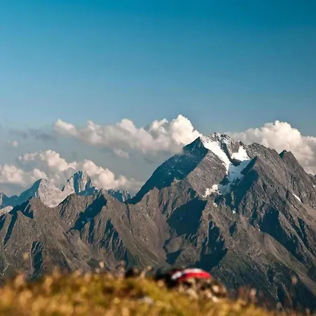 In Stubai With Balcony And Room, Cleaning Included Appartement *